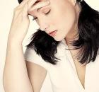 kobieta migrena ból